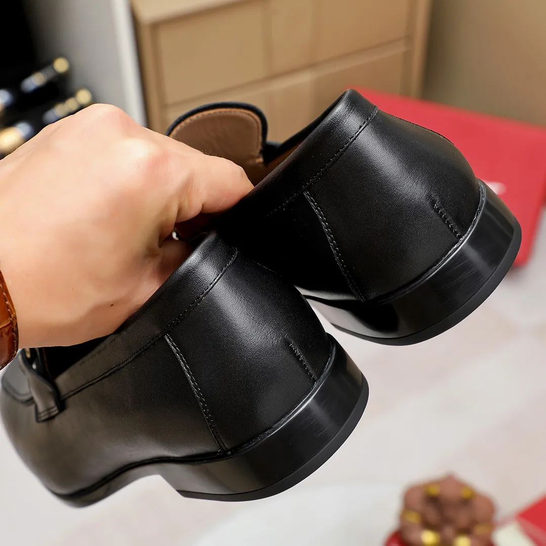 Men's shoes 💰600 🕷🕷🐂【Ferragamo】 Popular fashion casual shoes🇨🇳Official website counter 1:1 production, original mold opening💯Good quality can be seen, imported high-end first-layer pebbled calfskin, water-dyed🐂leather lining🌿very clear texture, high-quality waterproof, non-slip and wear-resistant outsole🎋high quality and low price, truly handmade🍓, 5 colors available! Code number 38-44 (45. To be customized)